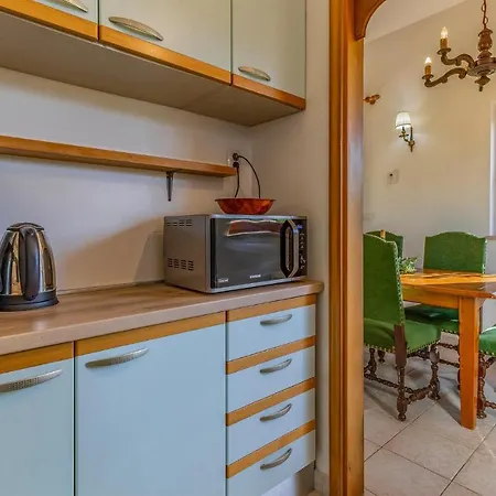 Ferienhaus Beautiful In With Wifi Pomer